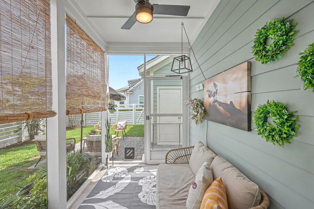 Screened porch at 28 Clearblue Loop